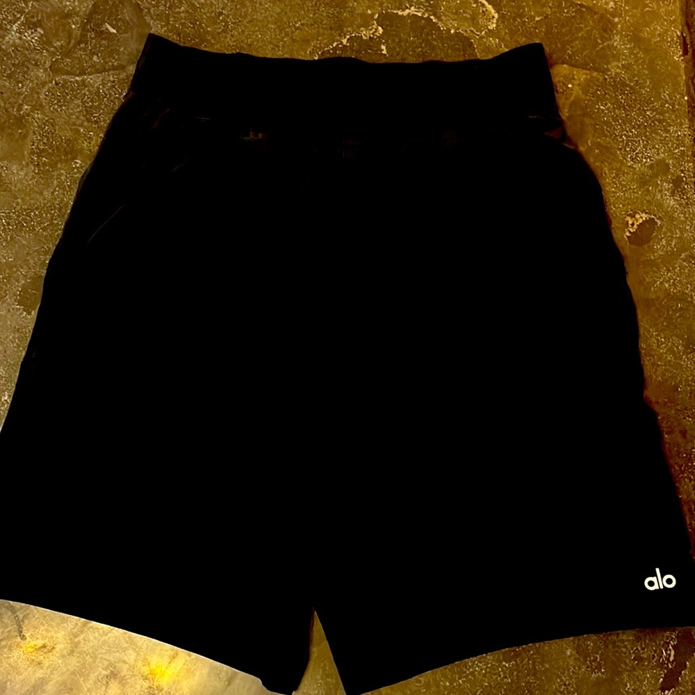 Men's Alo Yoga Shorts size medium.